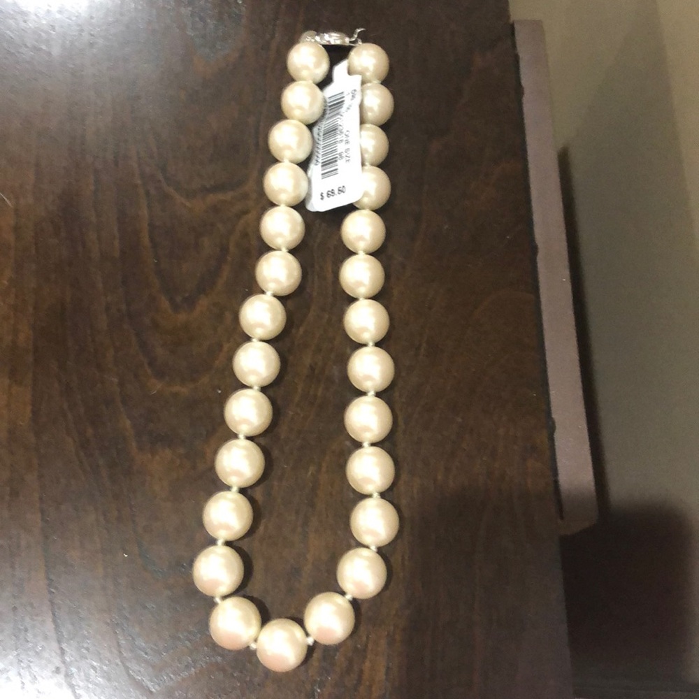 Brooks brothers pearl necklace